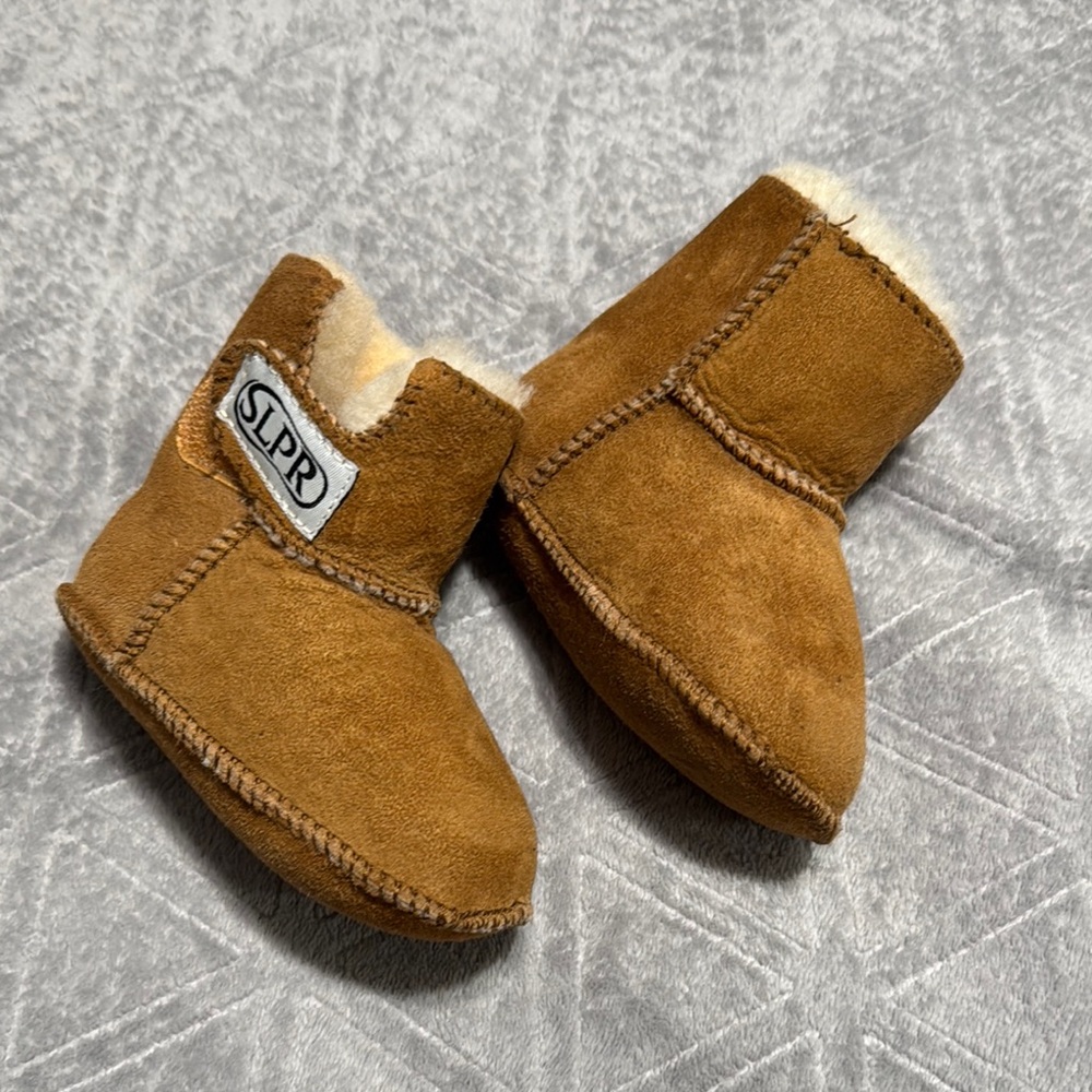 Unisex Brown Baby Booties
